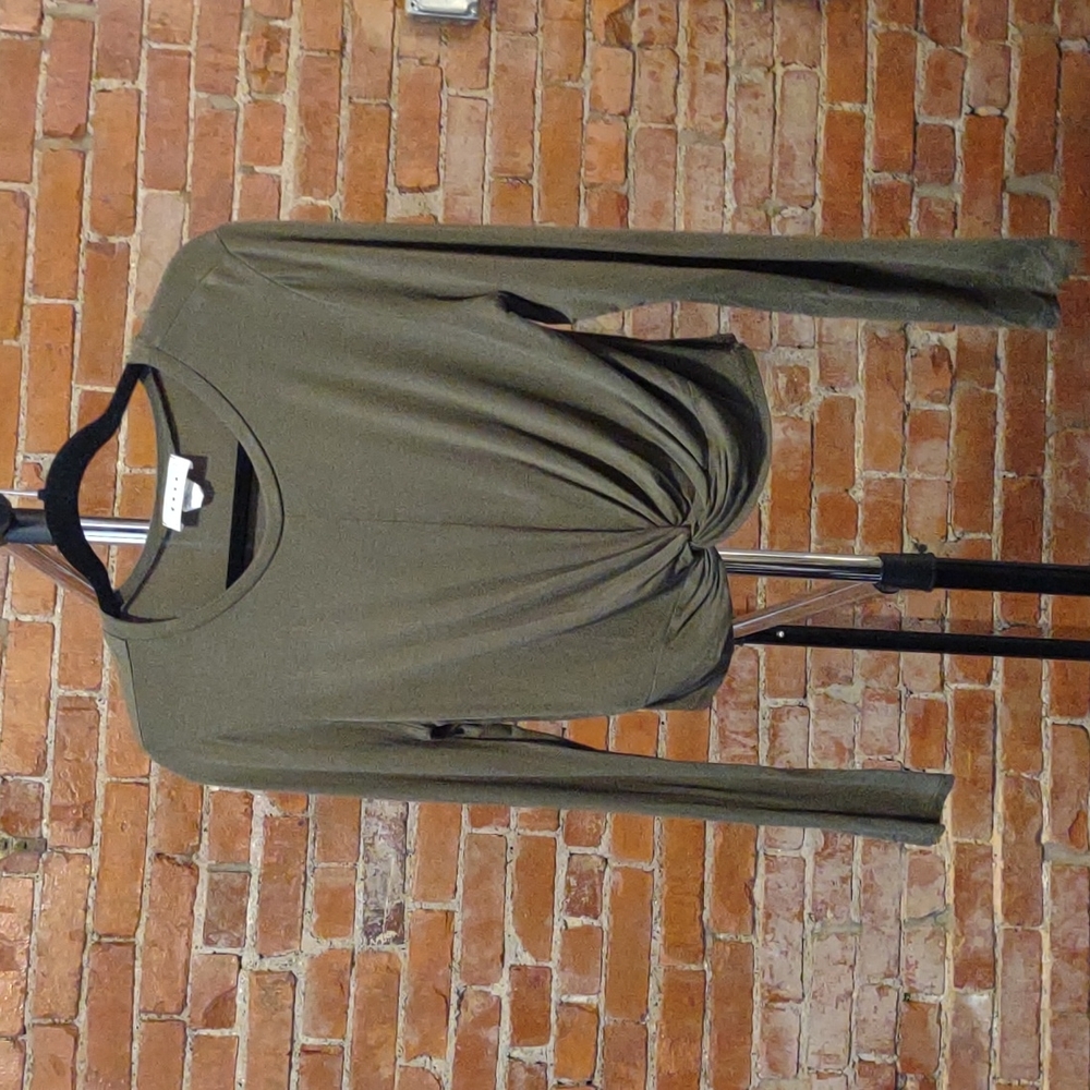 Long sleeve cropped top